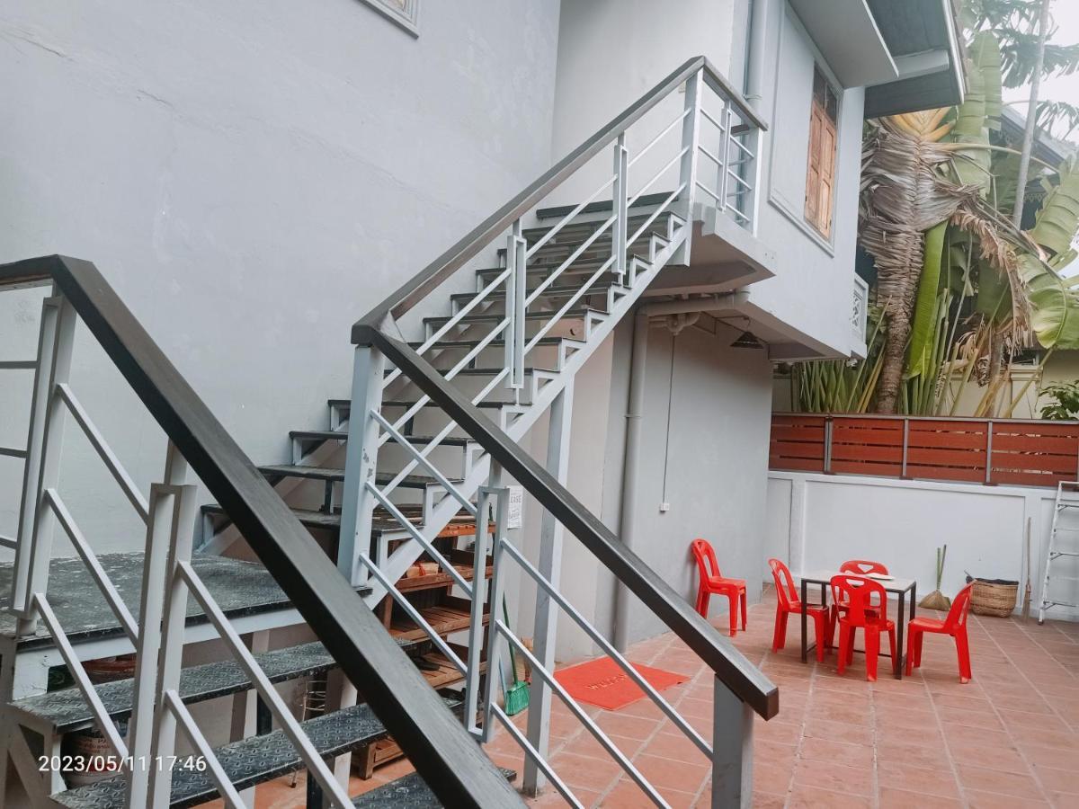 Aurora Backpackers Hostel لوانغ برابانغ المظهر الخارجي الصورة