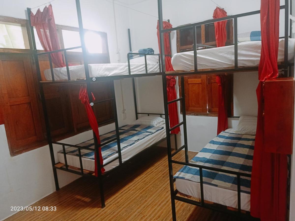 Aurora Backpackers Hostel لوانغ برابانغ المظهر الخارجي الصورة