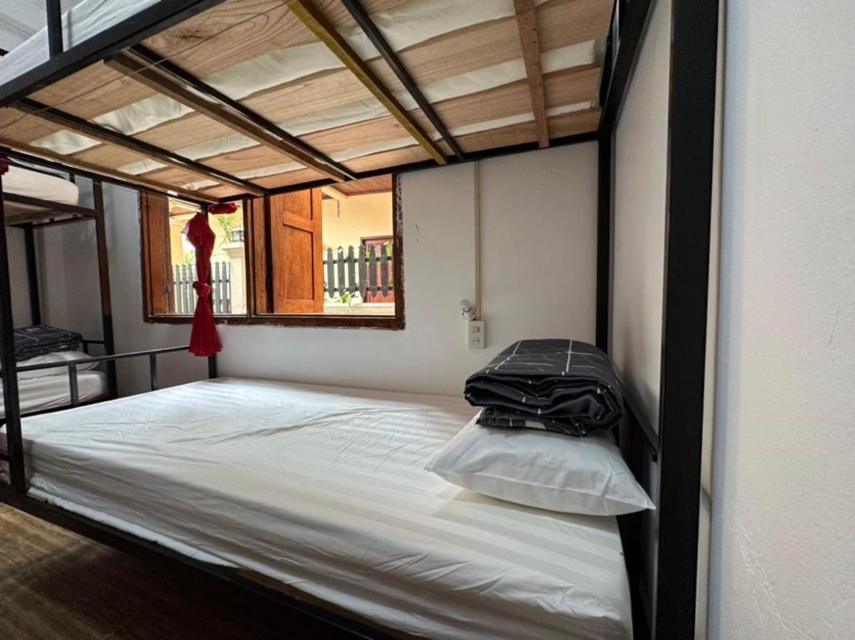 Aurora Backpackers Hostel لوانغ برابانغ المظهر الخارجي الصورة