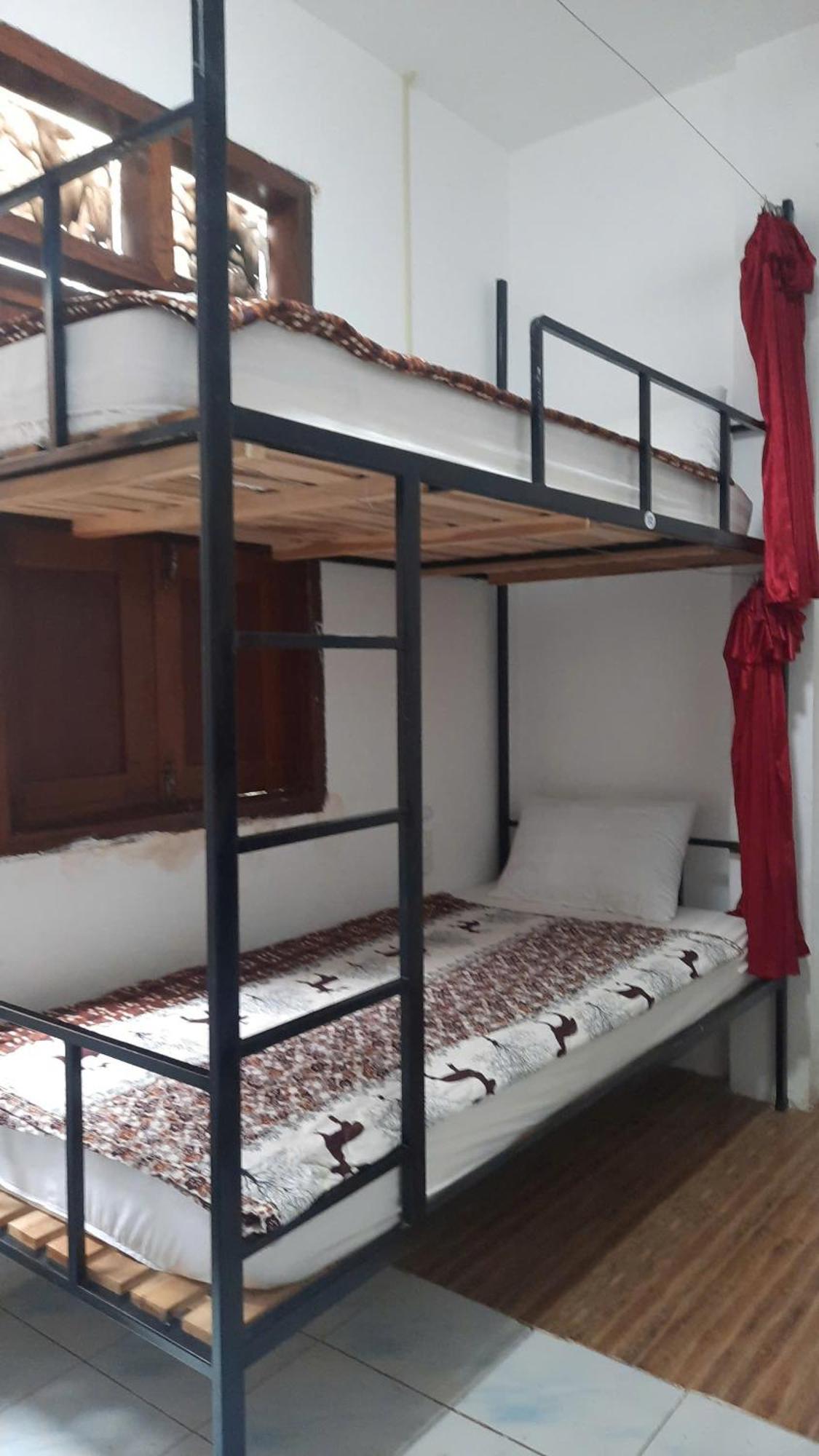 Aurora Backpackers Hostel لوانغ برابانغ المظهر الخارجي الصورة