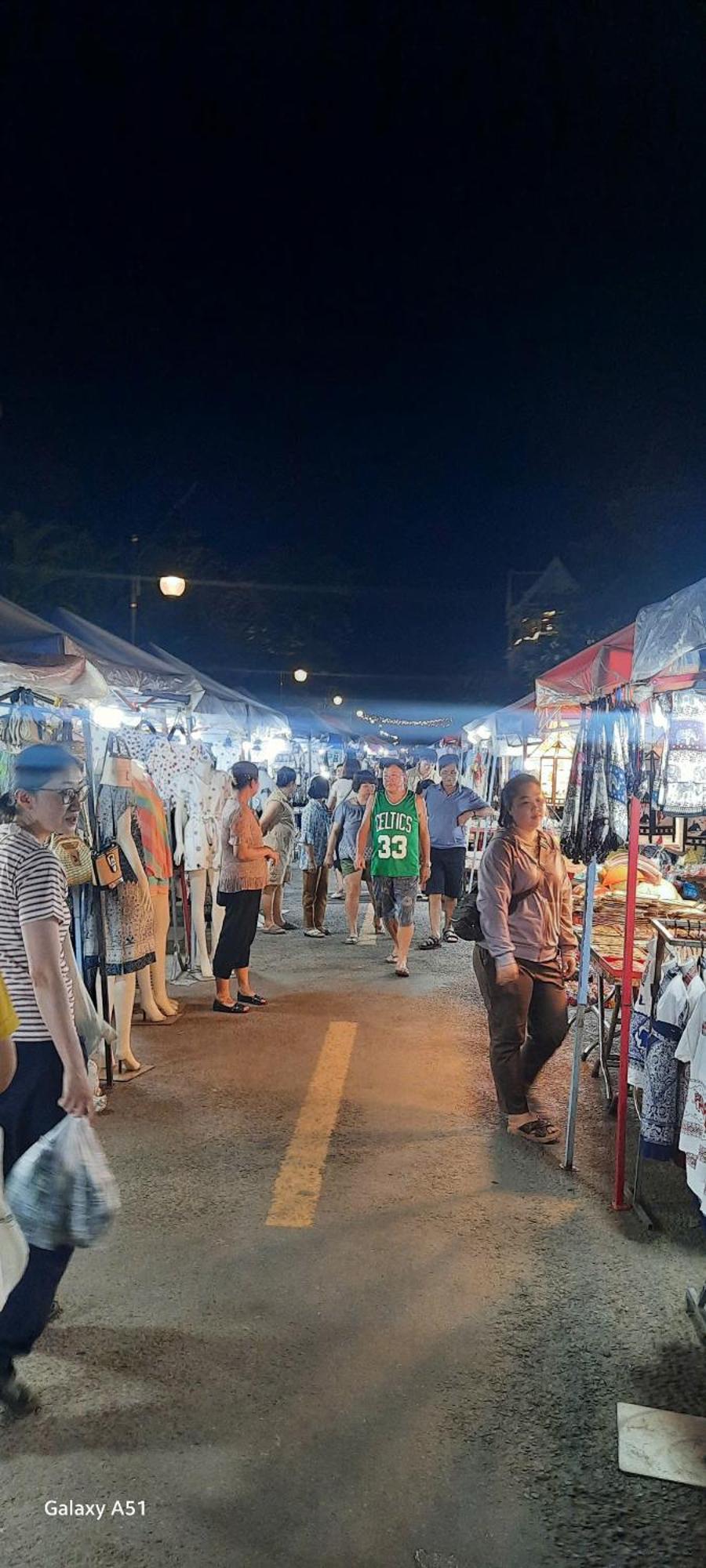Aurora Backpackers Hostel لوانغ برابانغ المظهر الخارجي الصورة