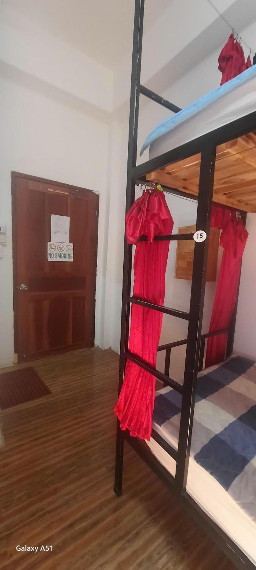 Aurora Backpackers Hostel لوانغ برابانغ المظهر الخارجي الصورة
