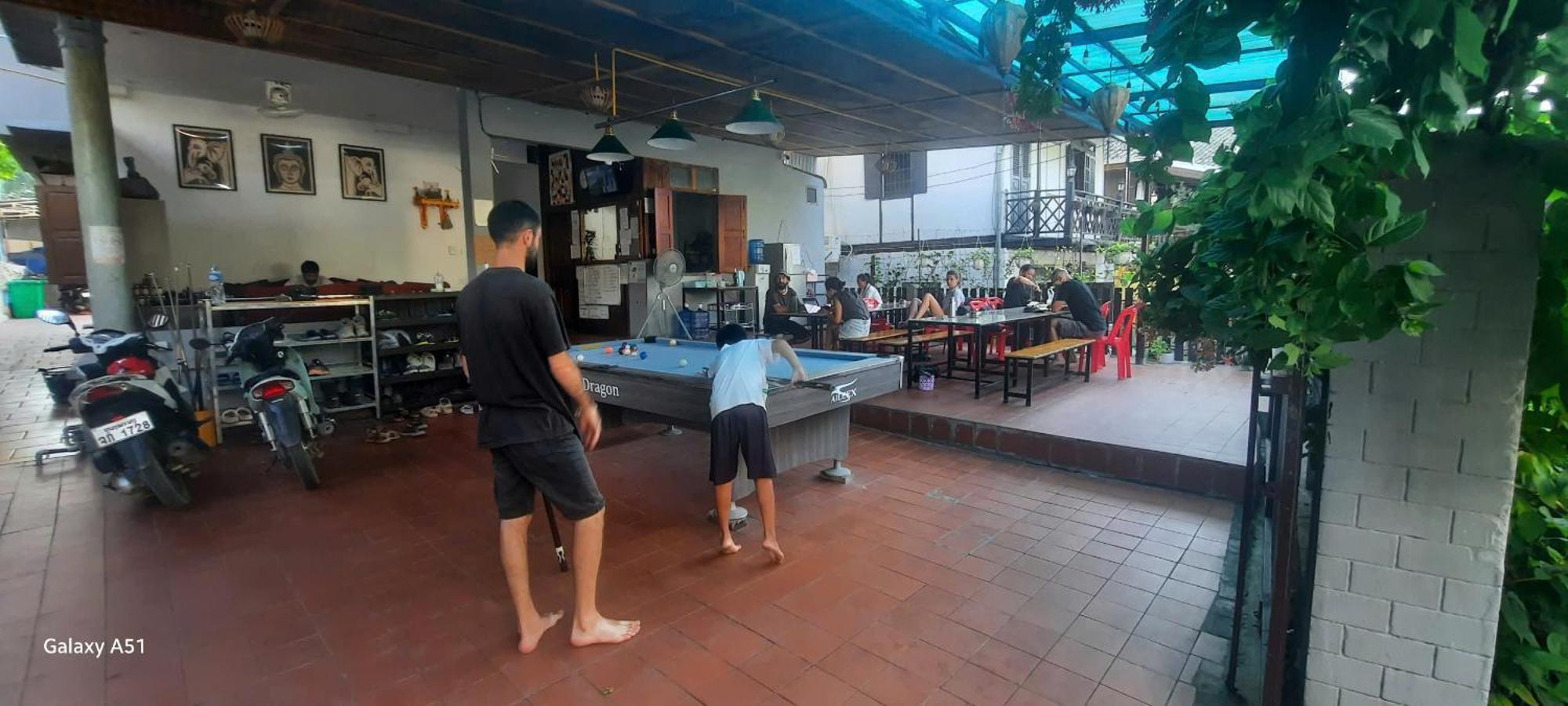 Aurora Backpackers Hostel لوانغ برابانغ المظهر الخارجي الصورة