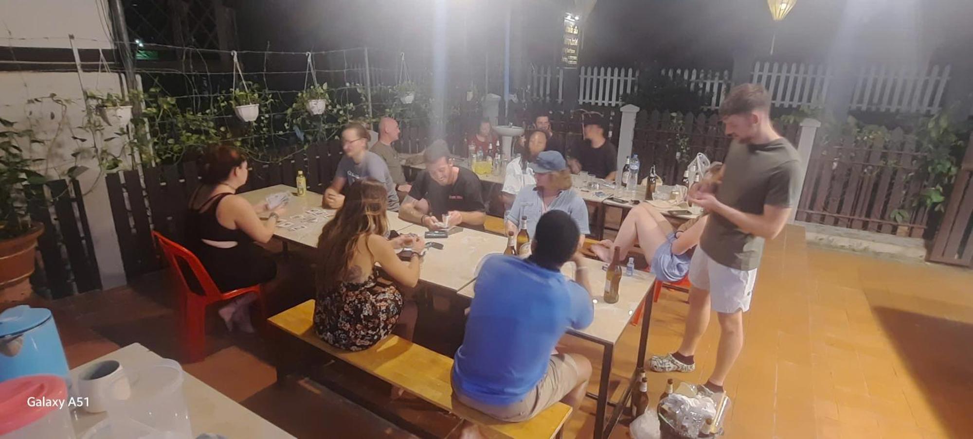 Aurora Backpackers Hostel لوانغ برابانغ المظهر الخارجي الصورة